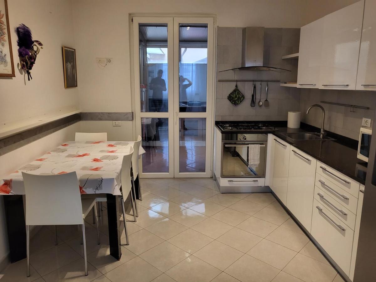 L'Appoggio Perfetto Apartment เวียเรจโจ ภายนอก รูปภาพ
